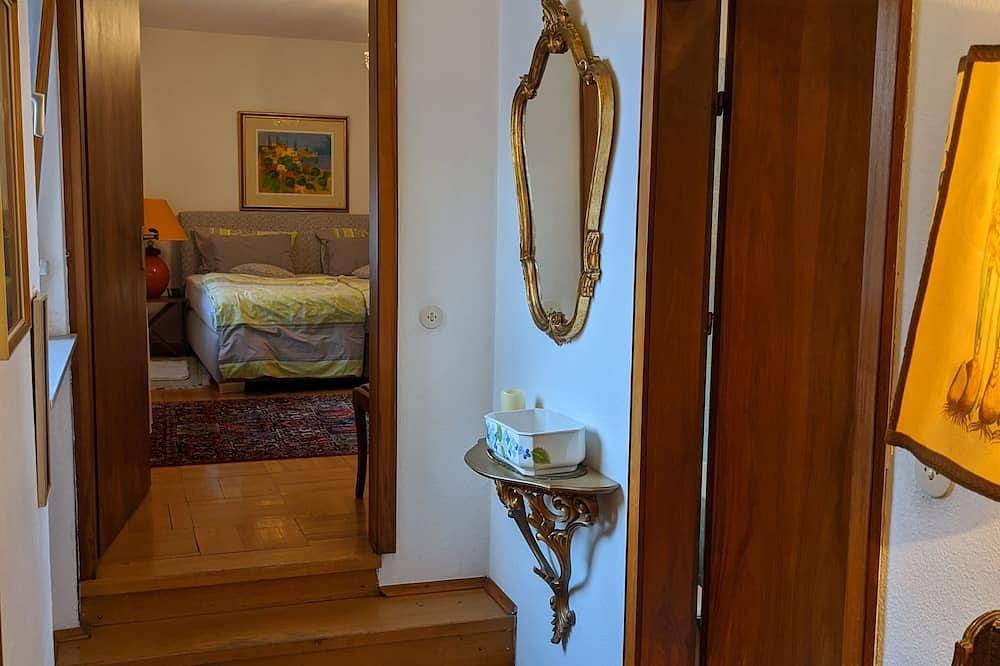 Ganze Wohnung, Gemütliche Ferienwohnung, 2 Zimmer-Küche-Bad und Balkon (110m²), Innenstadt in Landstuhl, Saar-Nahe-Bergland