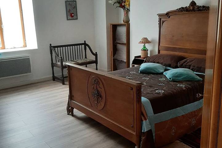 Gîte pour 5 personnes, avec jardin à Fougerolles - 2