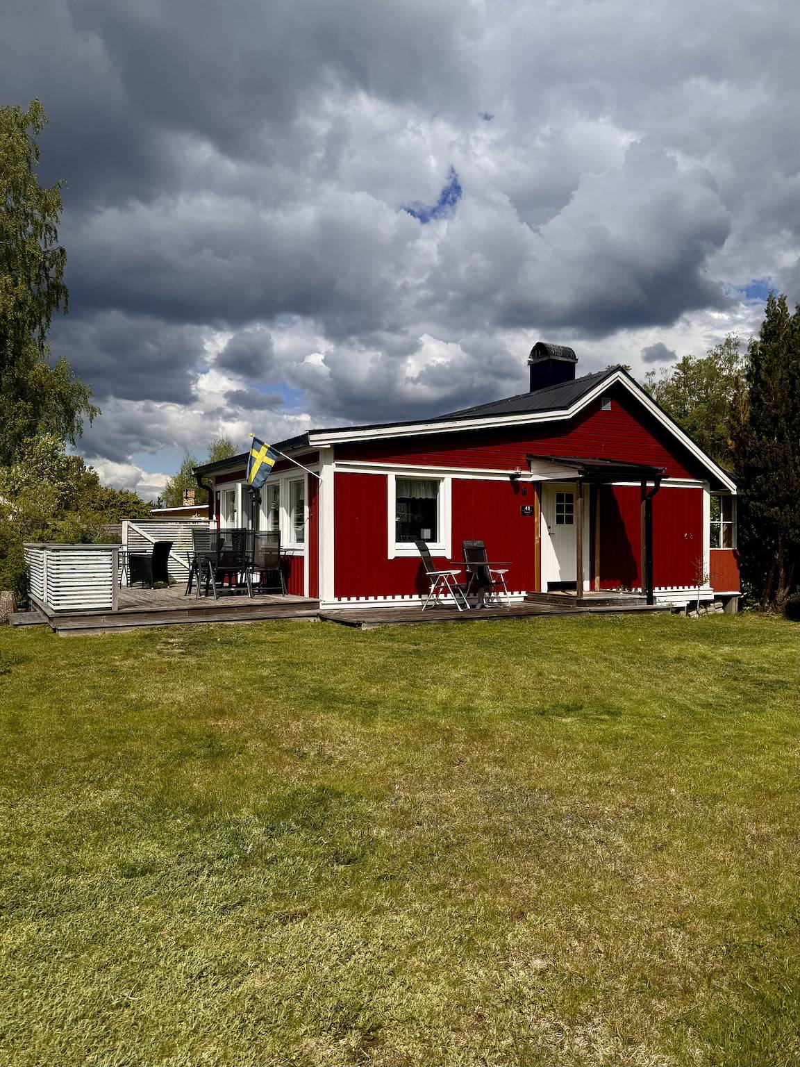 Hus för 4 Personer, med sjöutsikt samt utsikt och trädgård, med husdjur