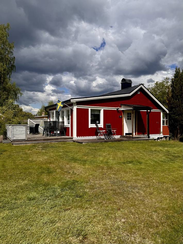 Hus för 4 Personer med terass in Vänern