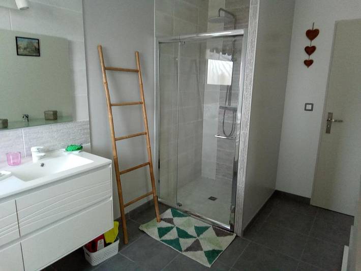 Location de vacances pour 2 personnes, avec vue et jardin à Saint-Dizant-du-Gua - 4