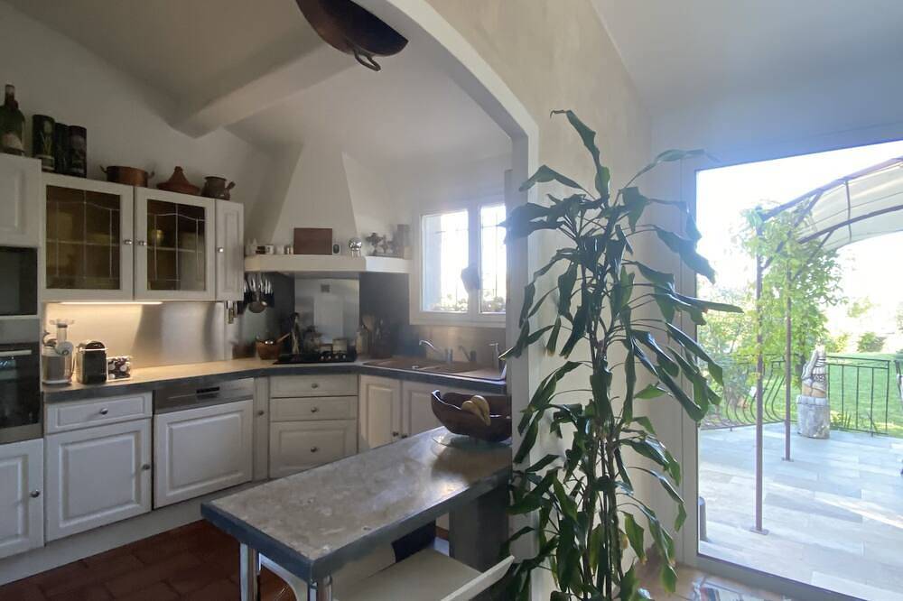 Exceptional - Property with full view of Mont Ste Victoire in Trets, Aix-en-Provence region