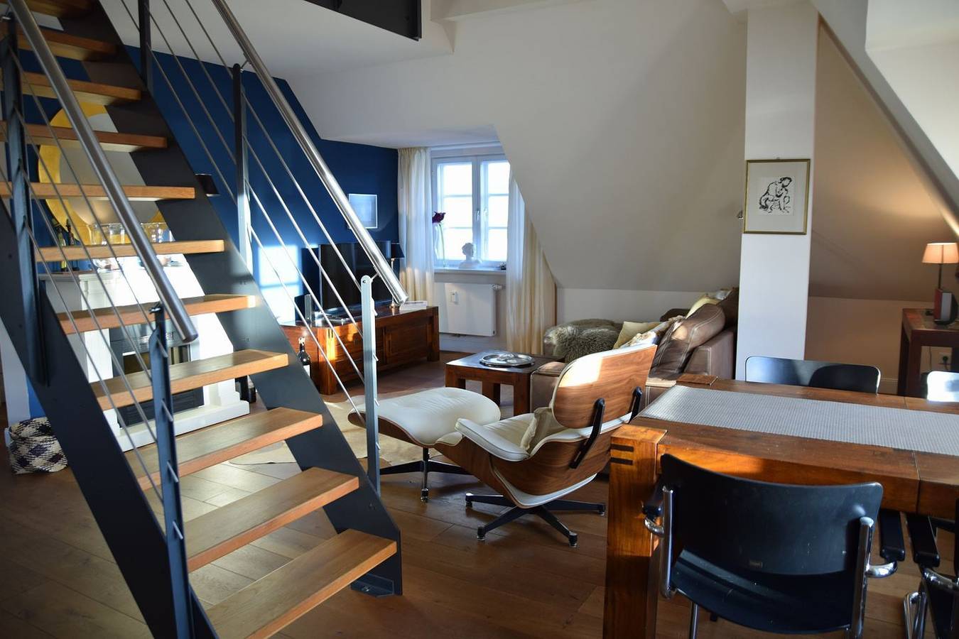 Ganze Wohnung, Modernes 3-Zimmer-Dg-Appartement mit Balkon in zentraler Lage Westerland in Westerland, Sylt (Gemeinde)