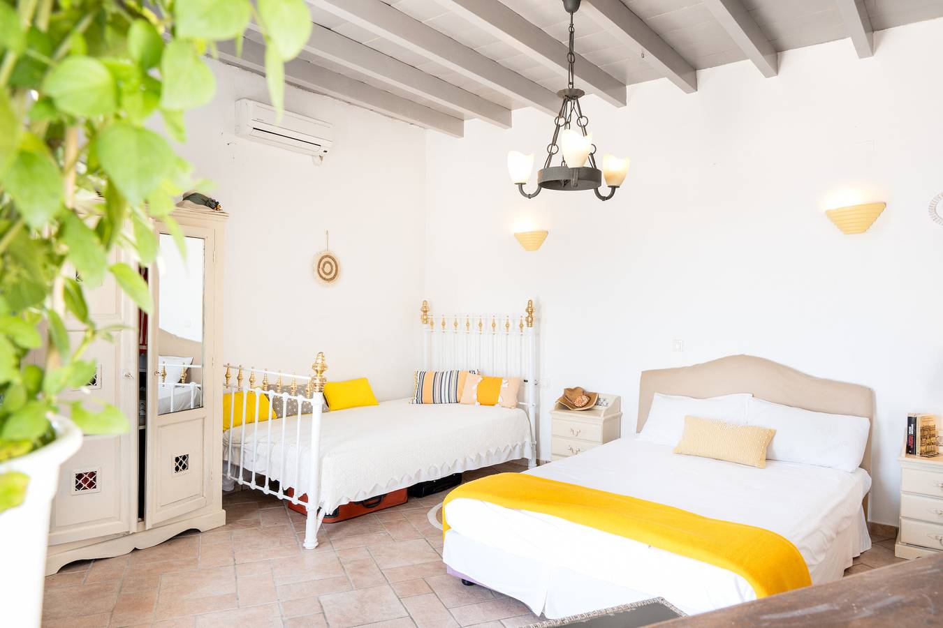 Pet-Friendly Apartment 'Kimolos' with Sea View, Whirlpool & Wi-Fi in Sikinos