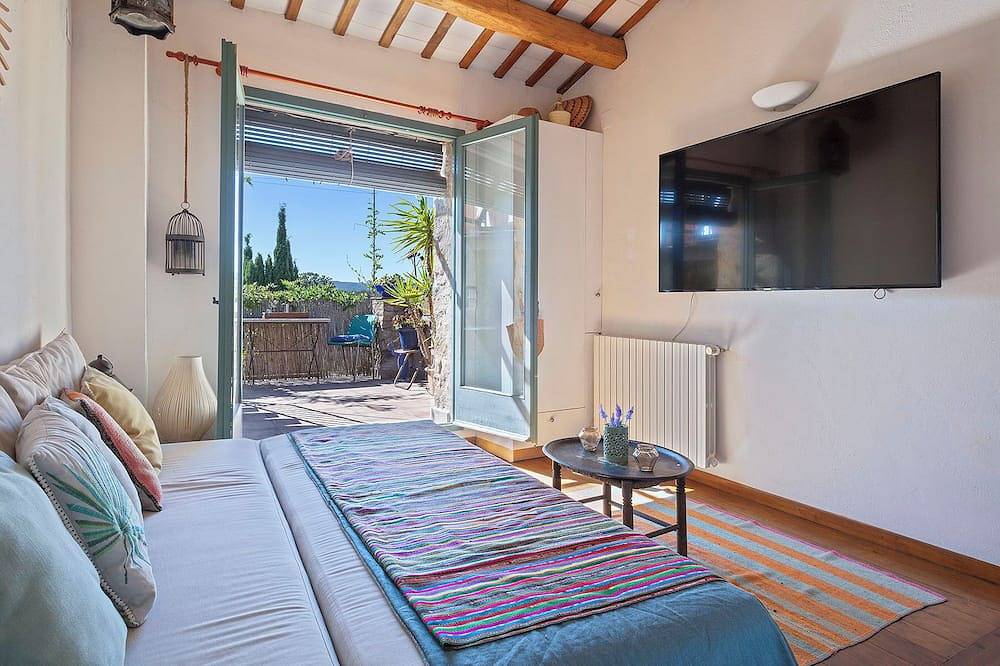 Charming house in Peratallada in Forallac, Costa Brava
