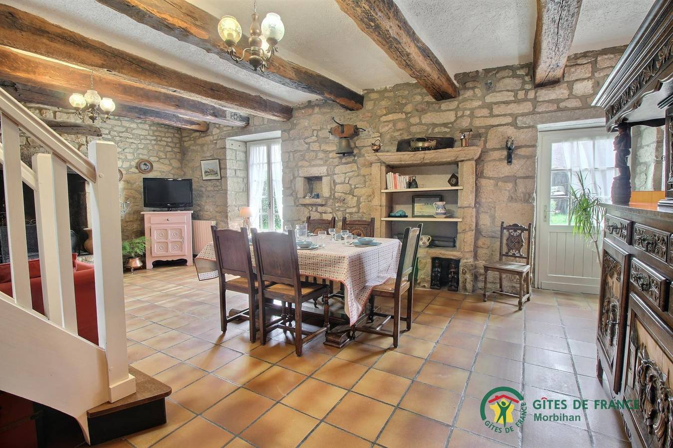 Roses Trémières in Crach, Côte des Mégalithes