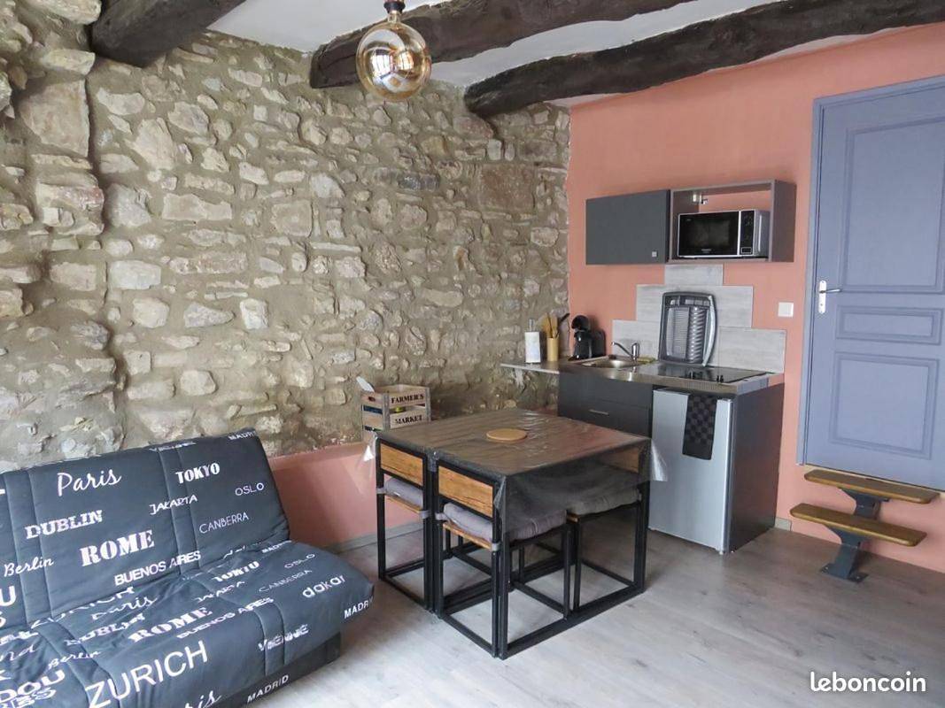 Appartement entier, Studio dans maison de village au calme in Dio-et-Valquières, Région de Lodève