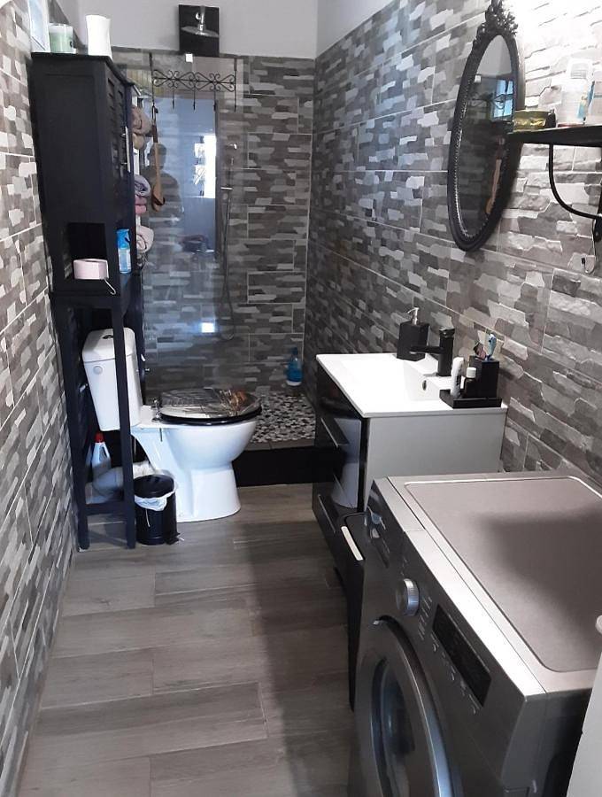 Gîte pour 6 personnes, avec terrasse à Petit-Canal - 2