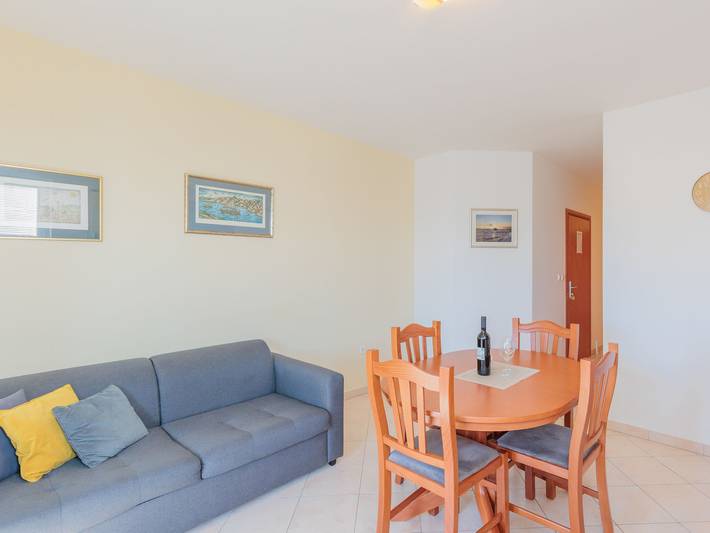 Ferienwohnung für 3 Personen, mit Balkon und Garten in Privlaka - 4