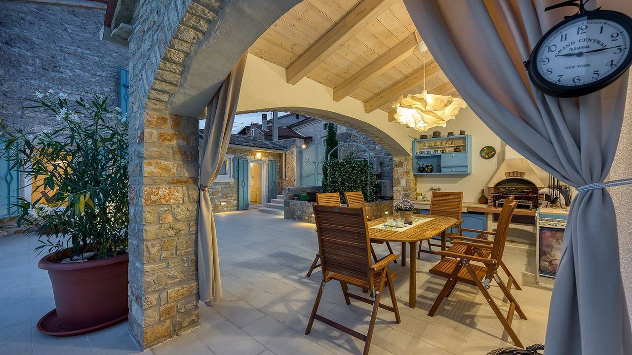 Villa für 6 Personen (200 m²) in Sveti Lovreč Pazenatički in Selina, Zentralistrien