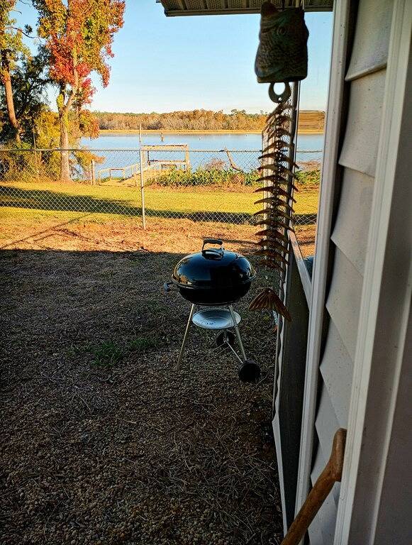 Lake Seminole Cabin on Spring Creek Channel - Covered Dock in Georgia