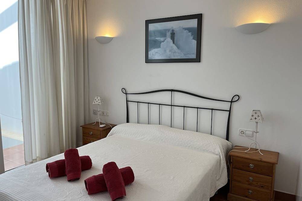 Apartamento entero, En una zona muy tranquila dentro del pueblo in Fornells, Es Mercadal