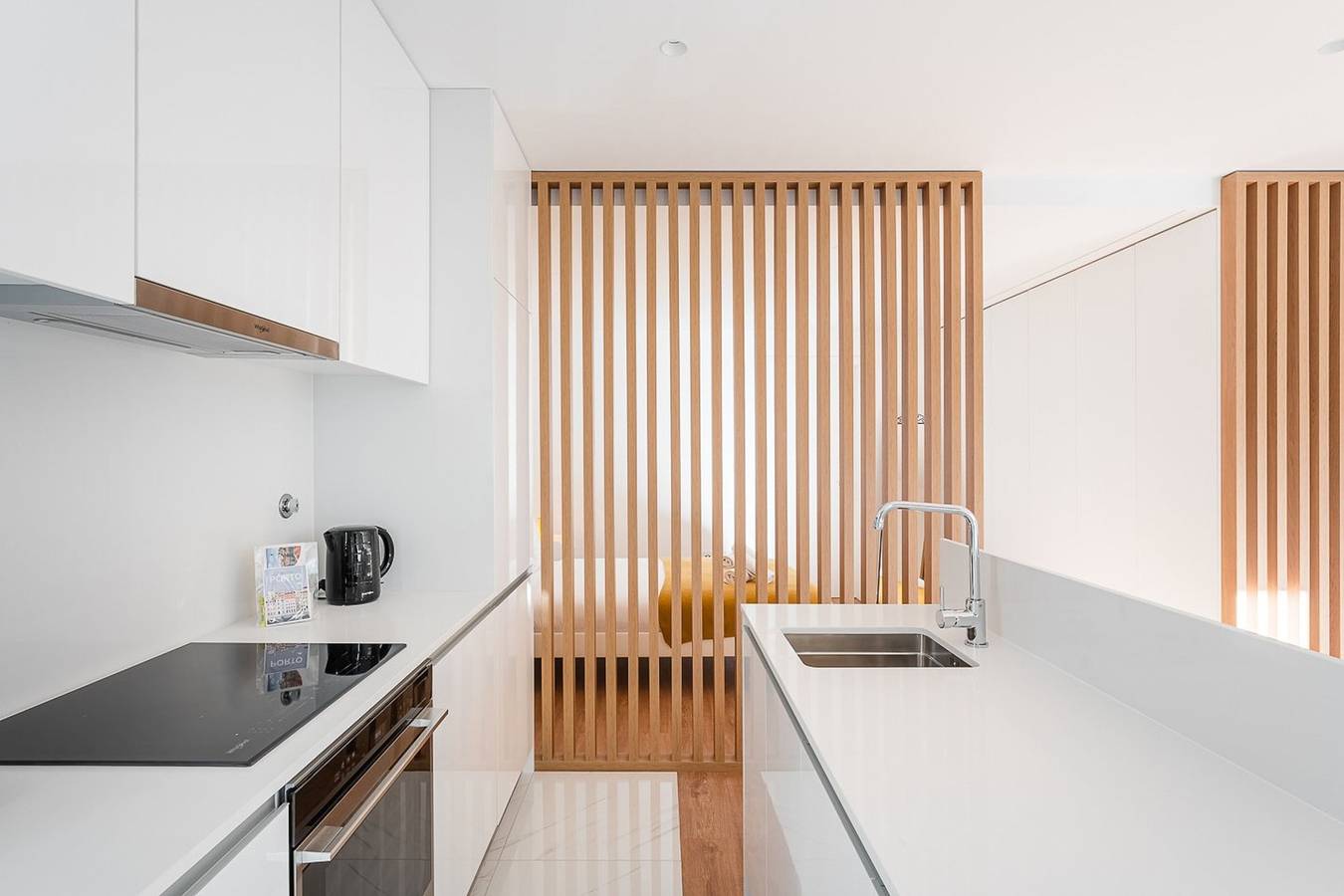 Entire apartment, Bed of Roses in Porto in Cedofeita, Porto