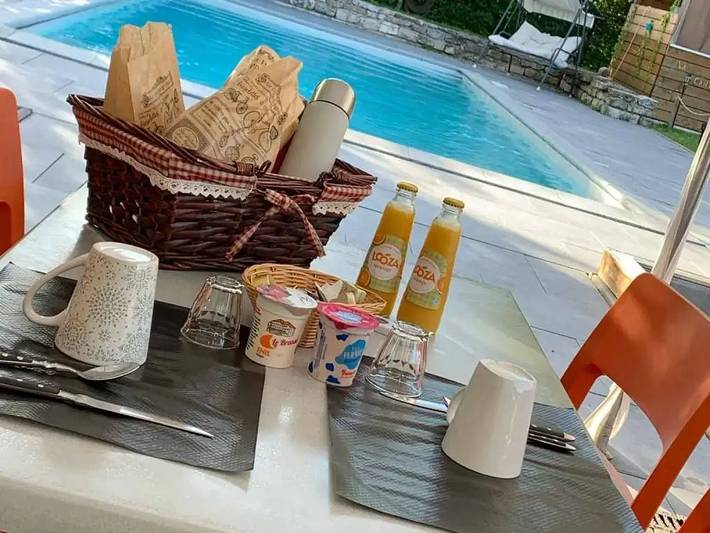 Camping für 4 Personen am Doubs