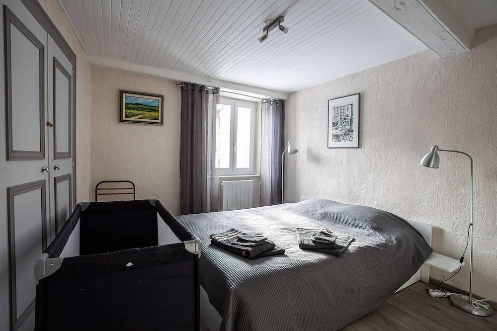 Entire apartment, Special 2025 promotion- 10 % App T2, classified 2*, renovated, re-equipped, quiet, in Embrun, Écrins National Park
