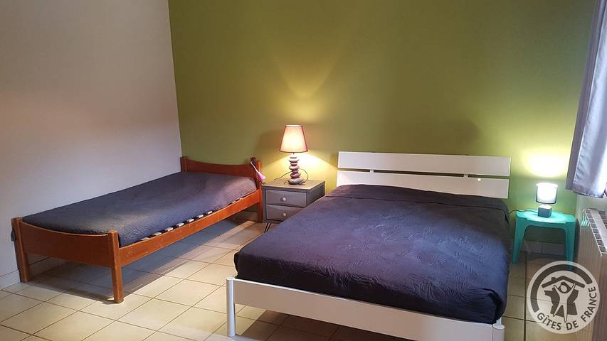 Gîte pour 5 personnes, avec jardin à Thurins - 3