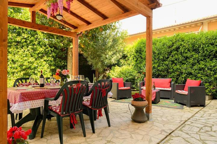 Appartamento per 6 persone, con Balcone e Terrazza nonché Giardino a Monte Porzio Catone