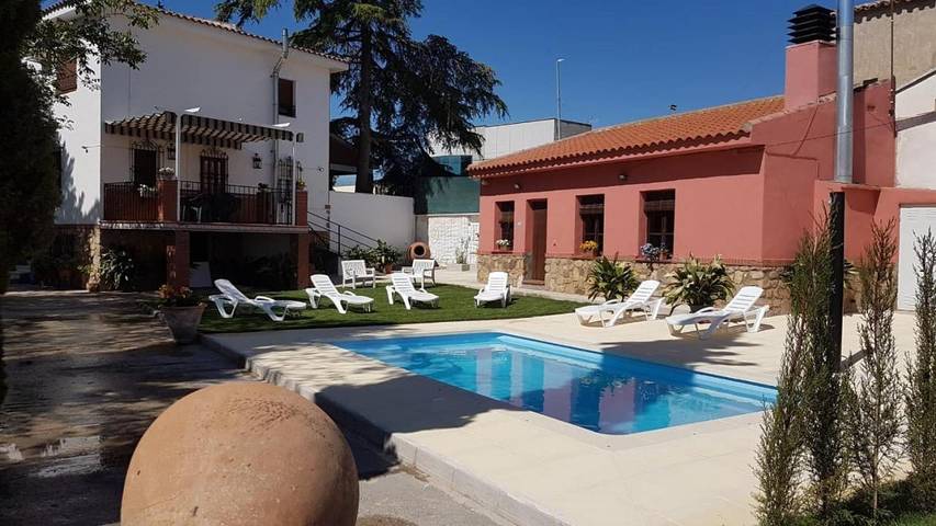 Casa rural para 12 personas, con jardín y piscina en Pulgar (desambiguación)