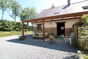 Gîte pour 5 personnes, avec jardin, animaux acceptés à Gourfaleur