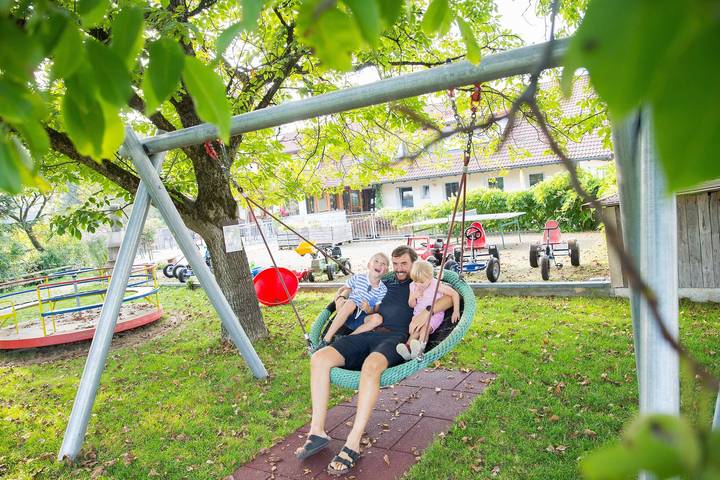 Ganze Ferienwohnung, Ferienhof Egger - In Egg, 50qm, 1 Schlafzimmer, max. 2 Personen in Tettnang, Region Bodensee-Oberschwaben