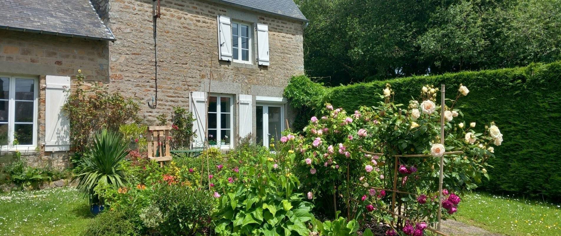 Gästezimmer 'La Châtre - Sartilly Baie Bocage - Chambre Randonneur' mit Terrasse, Garten und Wlan in Sartilly-Baie-Bocage, Côte de la Déroute