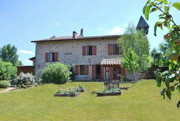 Gîte pour 16 personnes, avec jardin et terrasse dans Haute-Vienne