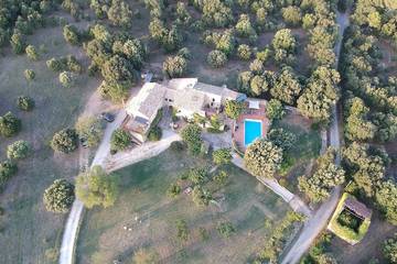 Gîte pour 5 personnes, avec jardin et piscine à Saint-Restitut