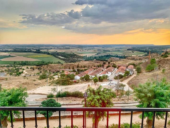 Apartamento para 5 personas, con Balcón además de Terraza y Vistas en Toro