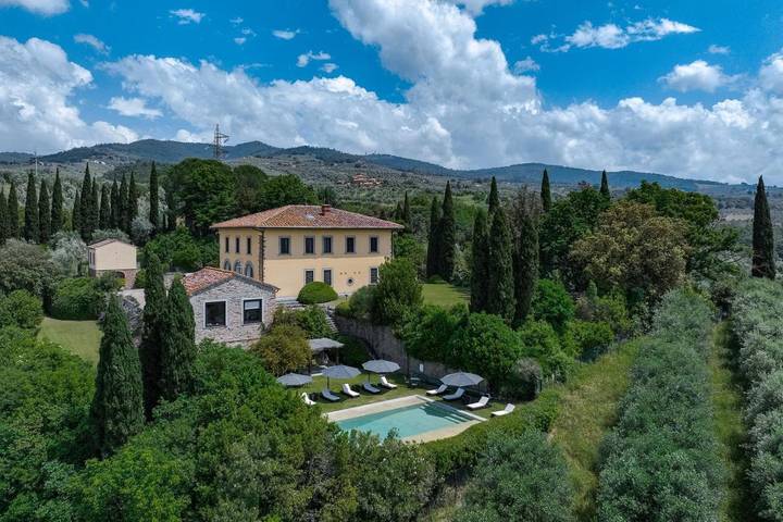 Villa pour 6 personnes, avec vue et piscine, animaux acceptés à Vinci