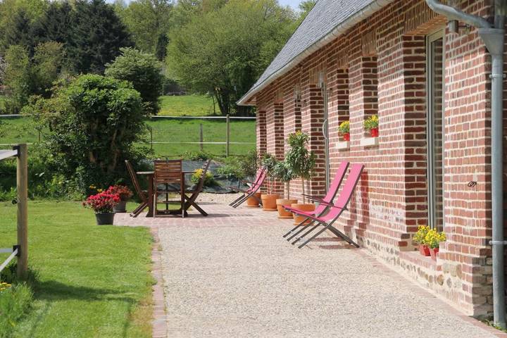 Gîte pour 7 personnes, avec Jacuzzi ainsi que Terrasse et Jardin