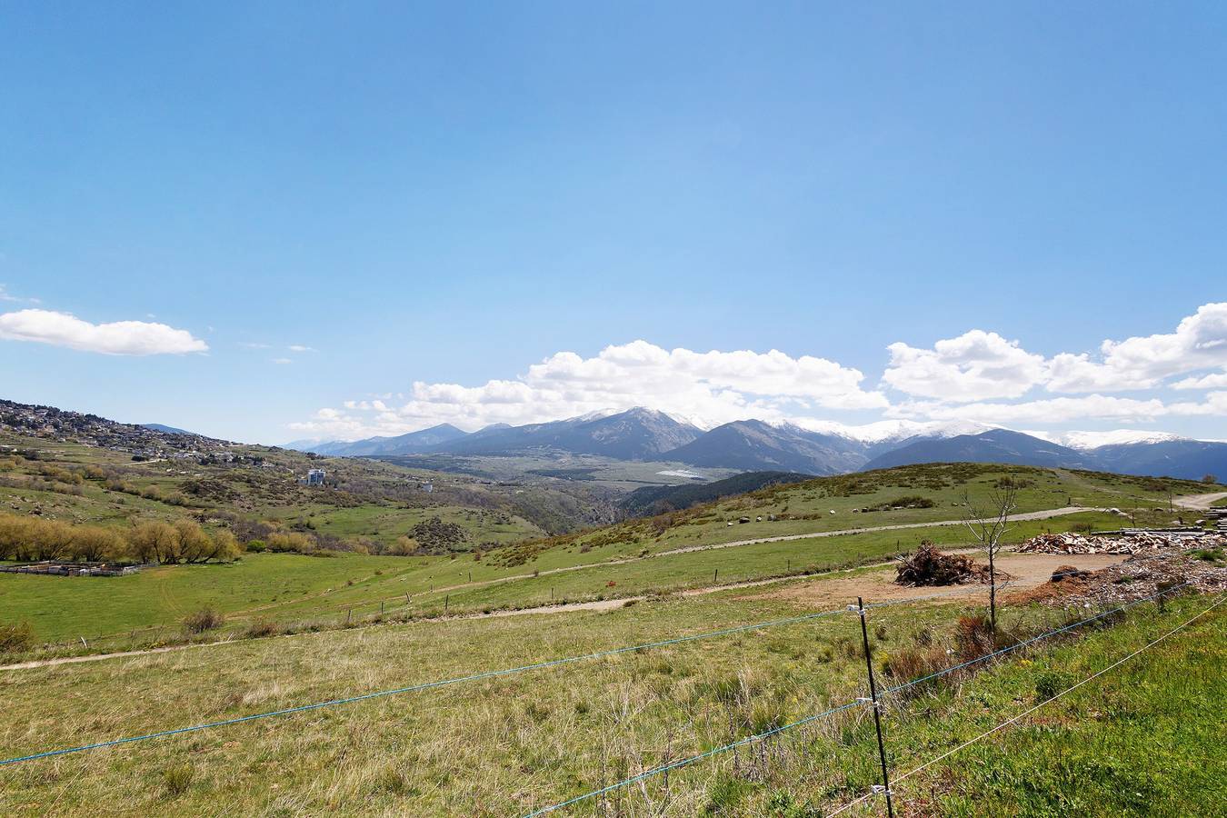 Chalet 'Petit Chalet' neben Pyrénées 2000 mit Bergblick, privater Terrasse und Wlan in Bolquère, Parc naturel régional des Pyrénées catalanes