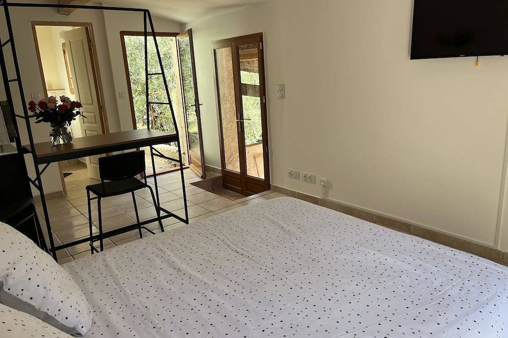 Ganze Wohnung, Studio Indépendant au Cœur Dune Oliveraie. Situé au Pied du Village de Claviers in Claviers, Draguignan Region