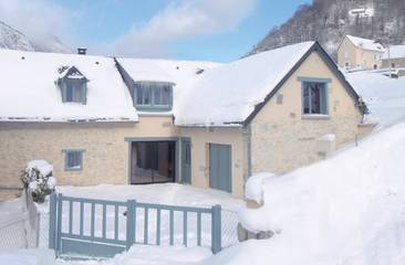 Gîte pour 11 personnes, avec terrasse dans Parc national des Pyrénées