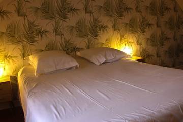 Gîte pour 14 Personnes dans Bruère-Allichamps, Saint-Amand-Montrond, Photo 2