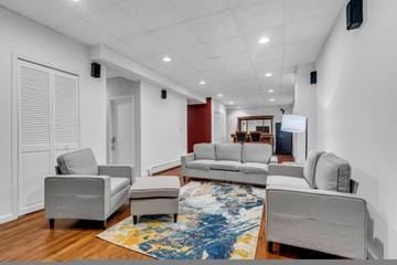 Vacation Rental for 12 Guests in Rockland County, Picture 4