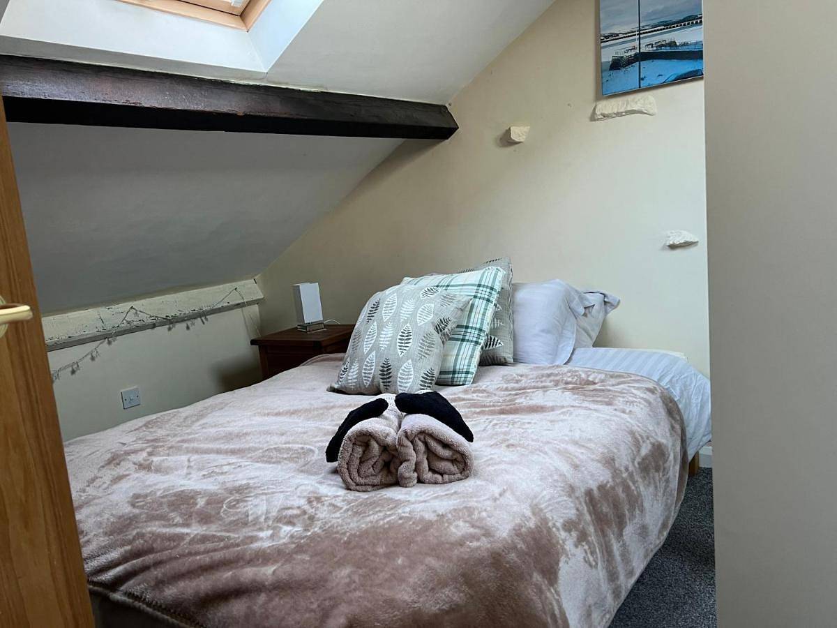 Entire apartment, Arnside sea view in Arnside, Lake District