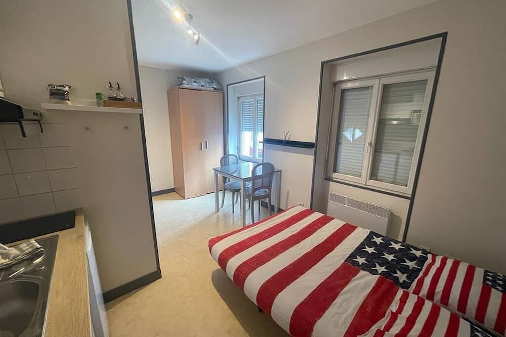 Entire apartment, Pleasant, bright Studio 6 in Niort, Niort region