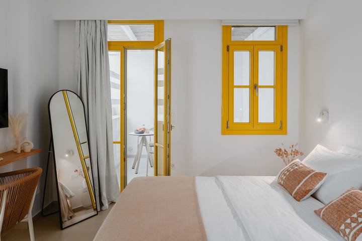 Gîte pour 2 personnes, avec balcon et piscine, adapté aux familles dans Milos - 2