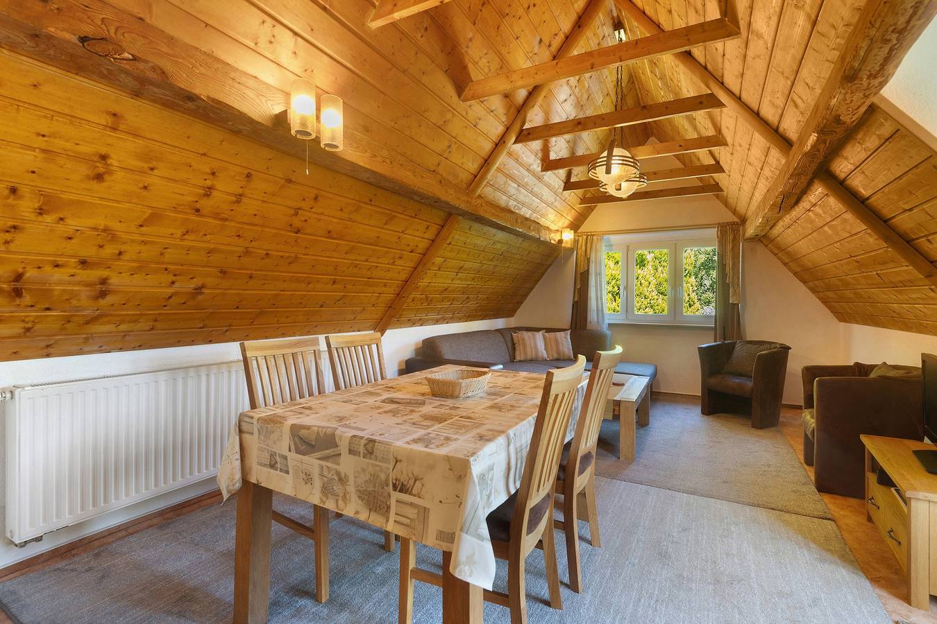 Appartement entier, Appartement 'Demberg' avec vue sur les montagnes, terrasse partagée et Wi-Fi in Schmallenberg, Arrondissement du Haut-Sauerland