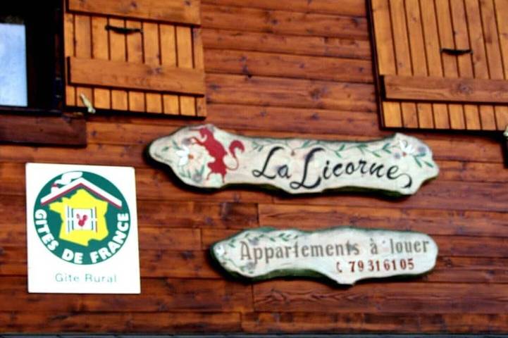Ganze Wohnung, Klassifiziertes Ferienhaus in Frankreich ** in savoyischem Chalet mit Aussicht, Am Fuss Der Pisten in Notre-Dame-de-Bellecombe, Albertville und Umgebung