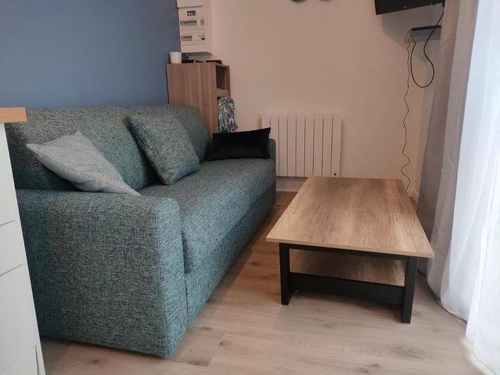 Gîte pour 2 personnes, avec Balcon ainsi que Terrasse et Jardin dans Lozanne
