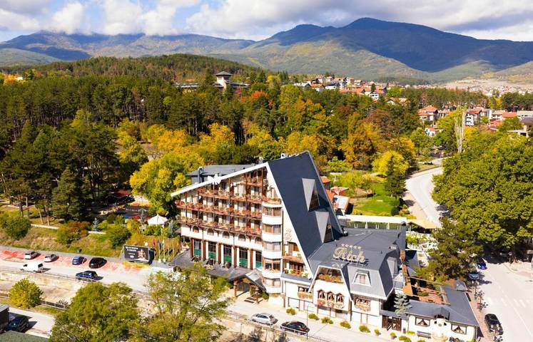 Hôtel pour 2 personnes, avec Balcon et Jacuzzi ainsi que Terrasse et Jardin à Velingrad