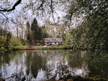 Gîte pour 6 personnes, avec piscine ainsi que vue et terrasse à Vengeons