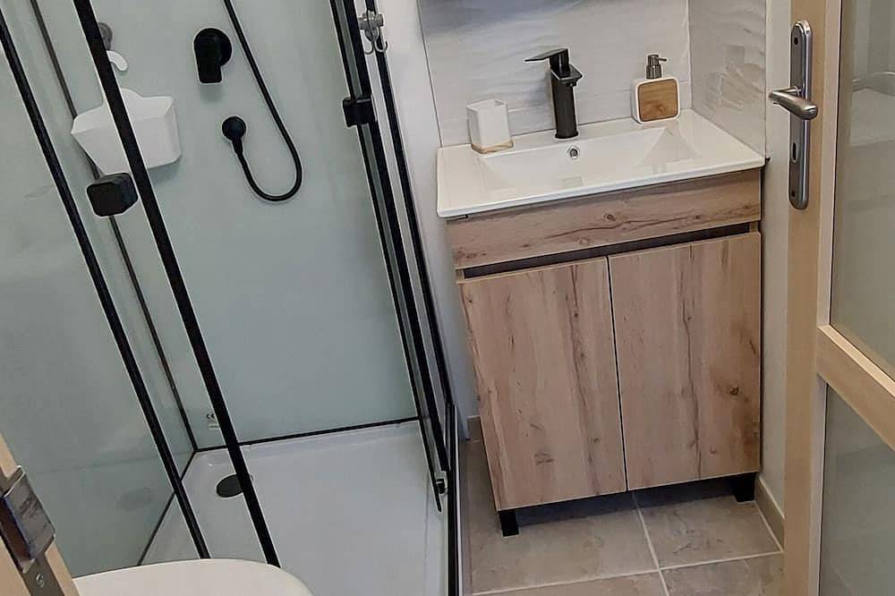 Gîte de L'Olivier air-conditioned, garden, free parking, 5 minutes from the center. in L'Isle-sur-la-Sorgue, Vaucluse