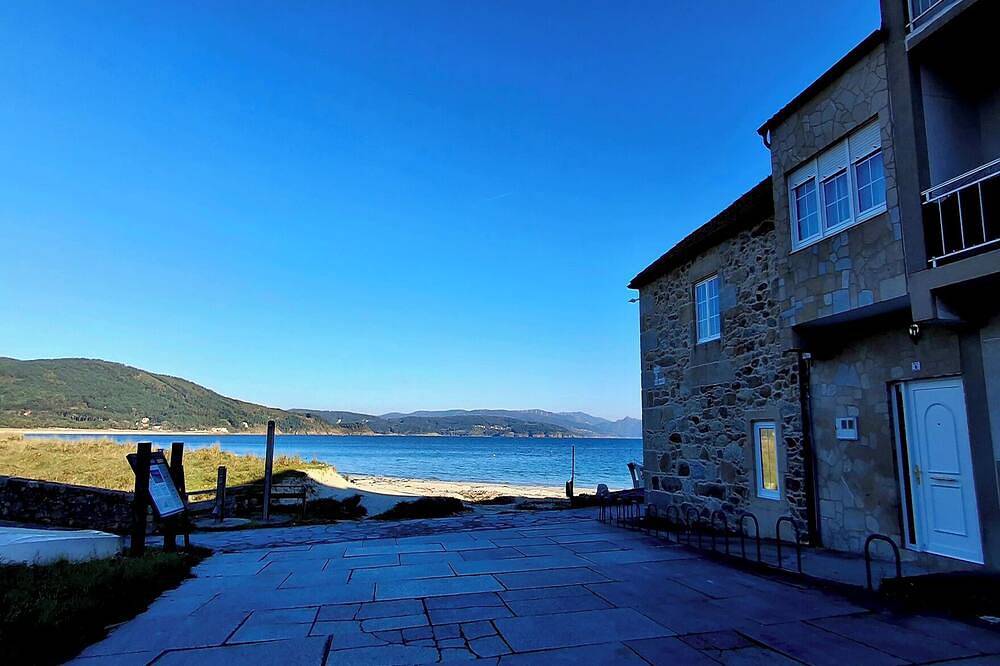 Entire apartment, La Casa de Ana is located in an old salting factory dating back to 1805. in Fisterra, Costa da Morte