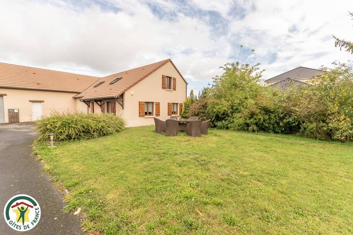 Gîte pour 6 personnes, avec Jardin et Vue à Vert-Toulon