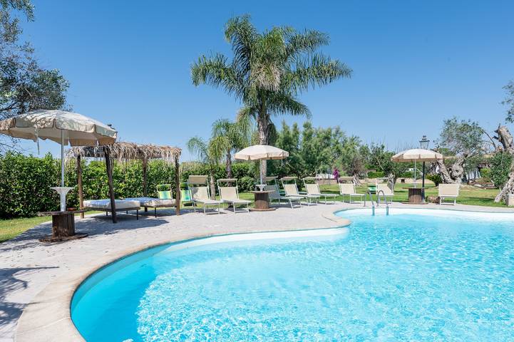 Room 'Masseria Giamarra, Room 6' with Shared Pool, Wi-Fi and Air Conditioning in Carpignano Salentino, Lecce-provinsen