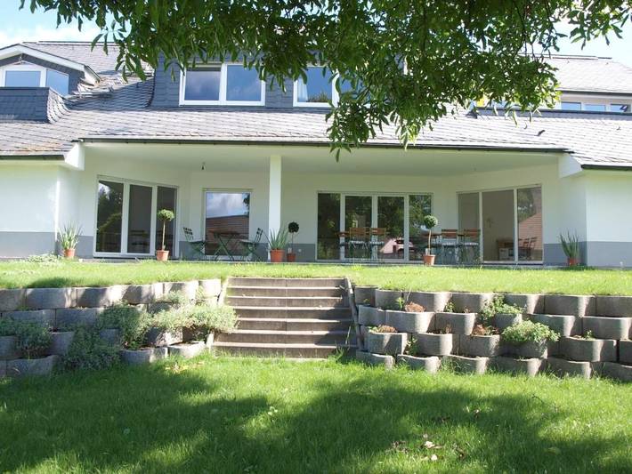 Ferienwohnung, mit Terrasse und Garten