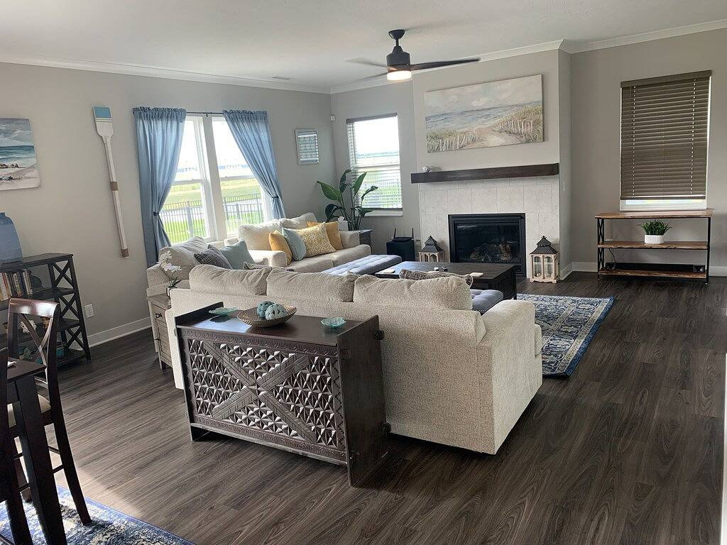 Spacious Home Near Grand Park & Chatham Hills: 3 Kings, 2 En-Suites & Pond View in Hamilton County