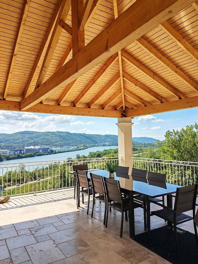 Location de vacances pour 10 personnes, avec jardin ainsi que piscine et vue à Andance - 2